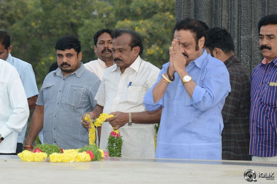 NTR-Family-Visit-to-NTR-Ghat-2016